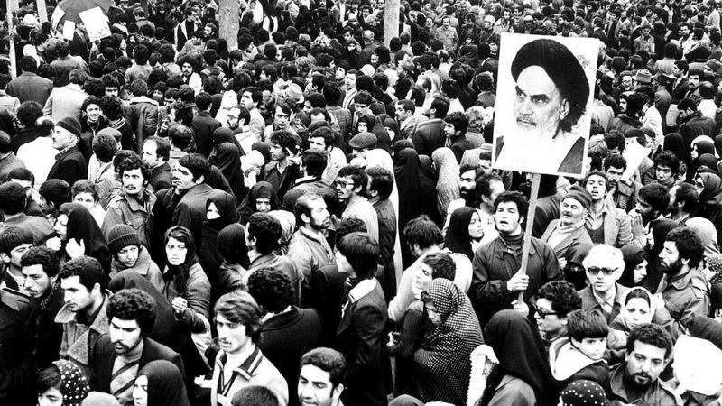 سرنوشت ایران در سه ضلعی مردم، ولایت و دین