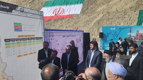 پروژه بزرگ و ملی آزادراه شیراز-اصفهان به طول ۲۱۲ کیلومتر افتتاح شد