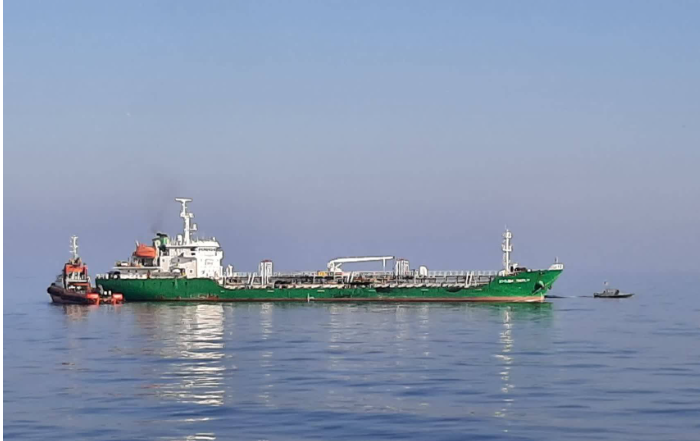 توقیف دو شناور حامل ۴.۵ هزار لیتر سوخت قاچاق در خلیج فارس