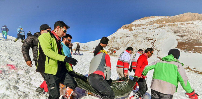 گرفتار شدن ۹ کوهنورد در بهمن اشترانکوه